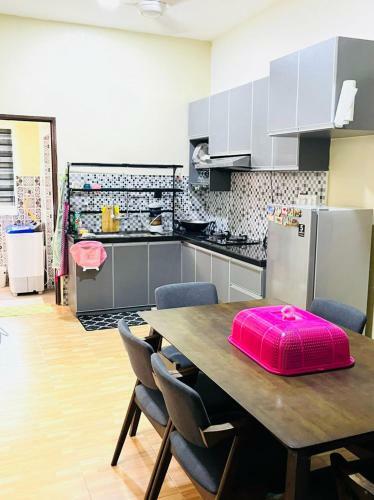 St2166 Arfa Homestay
