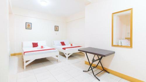 Reddoorz @ Golden Skye Hotel Guagua