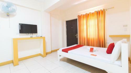 Reddoorz @ Golden Skye Hotel Guagua