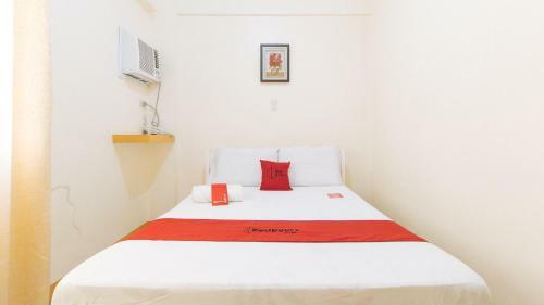 Reddoorz @ Golden Skye Hotel Guagua