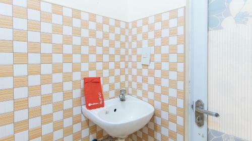 Reddoorz @ Golden Skye Hotel Guagua