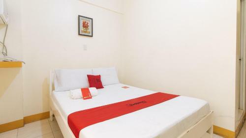 Reddoorz @ Golden Skye Hotel Guagua