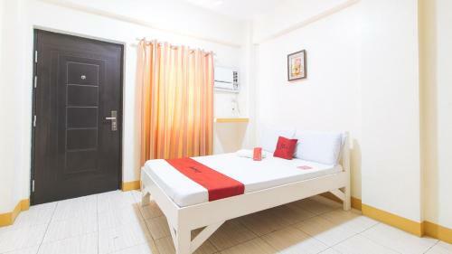 Reddoorz @ Golden Skye Hotel Guagua