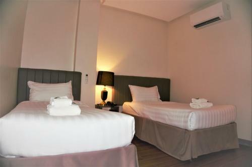 Crevice Hotel
