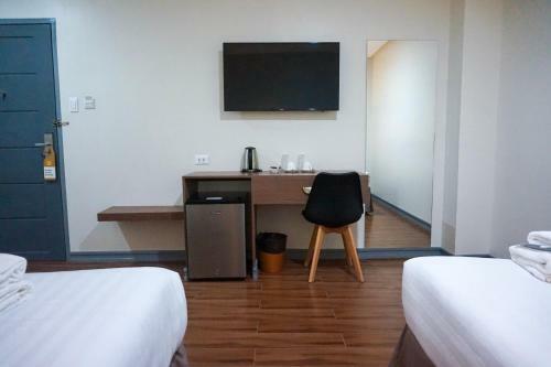 Crevice Hotel