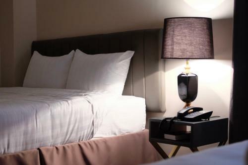 Crevice Hotel
