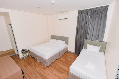 Crevice Hotel