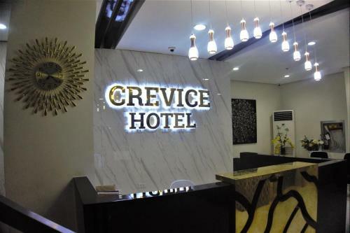 Crevice Hotel