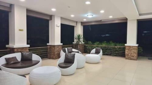 Apartamento Wayne 2br Condo Fully Furnished@8 Spatial Maa