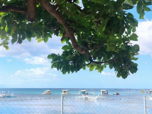 Hotel Golden Kirins Beach Resort