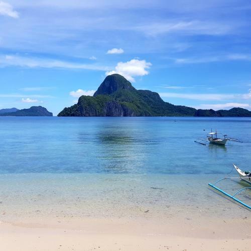 Golden Monkey Beach Hotel
