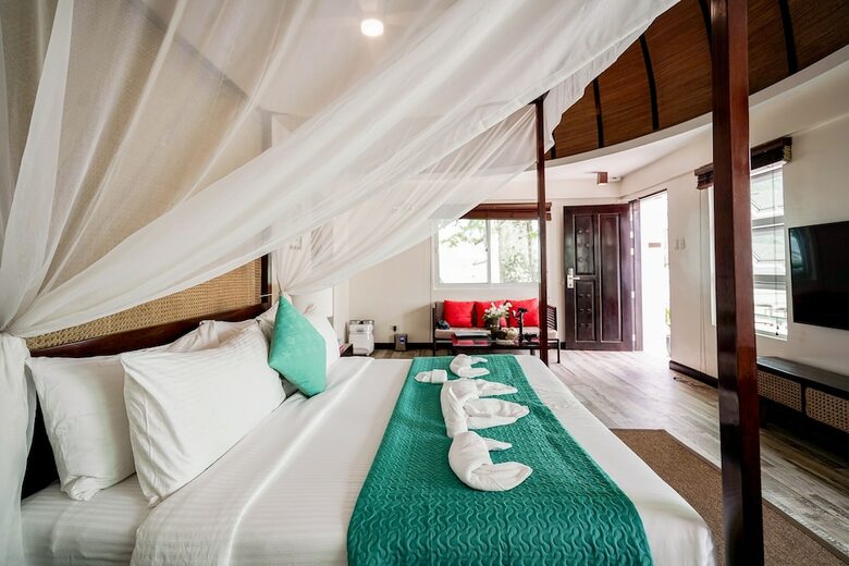Hotel Weekends El Nido Beach Resort