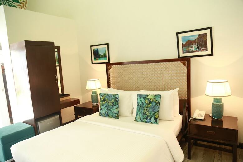 Hotel Weekends El Nido Beach Resort