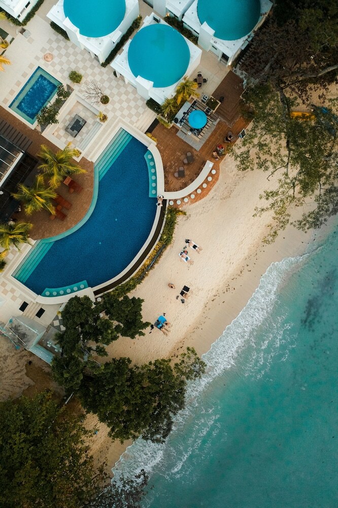 Hotel Weekends El Nido Beach Resort