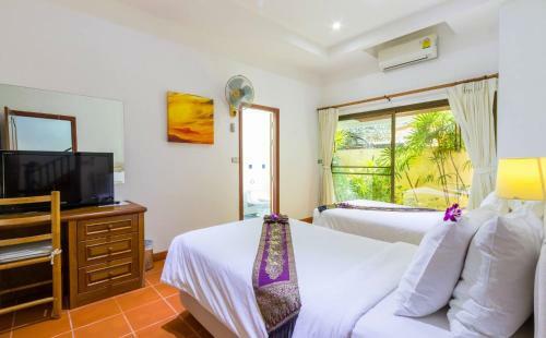Villa Jasmine, Chef, 4 Bed Sea View Infinity Pool