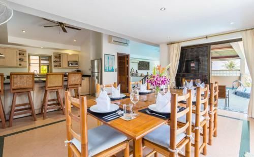 Villa Jasmine, Chef, 4 Bed Sea View Infinity Pool