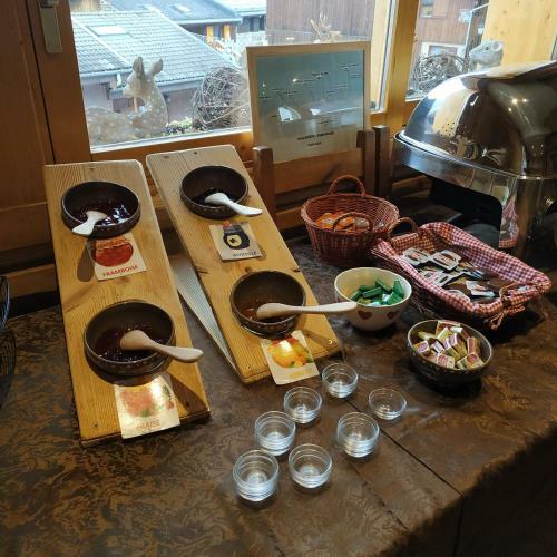 Hotel H�tel Restaurant Bellec�te