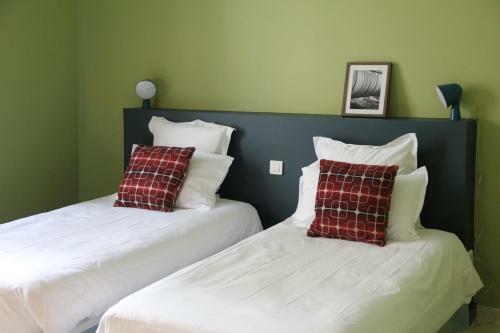 Hotel Courtille De Solutr�