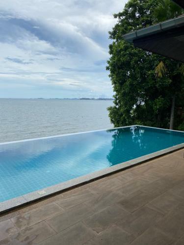 The Luxury Pool Villa Beach Front Pattaya ??????????????????????????????????????????