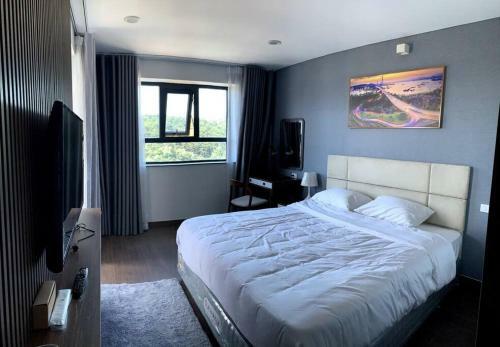 Modern 3 Bedroom Serviced Apartment By Wyndham
