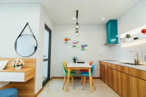Apartamento C?n H? View ??p V?nh H? Long