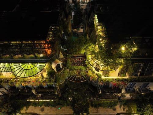 Hotel Paris Of Dragon Bay