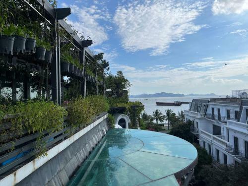 Hotel Paris Of Dragon Bay