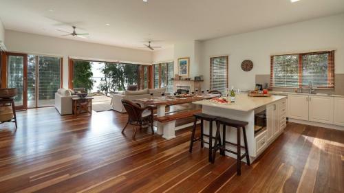 Tula - Waterfront Reserve