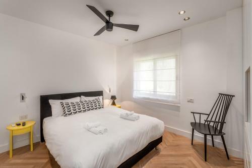 Stunning And Design 2bdr Apartment