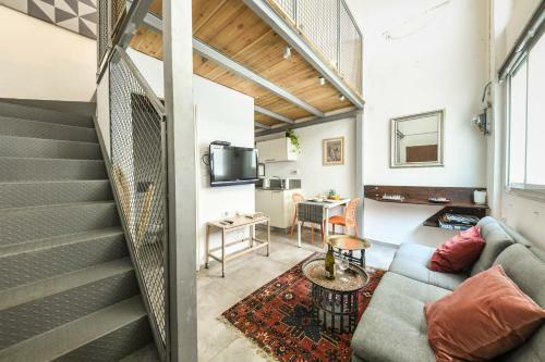 Cozy Maisonette Apartment In Prime Location