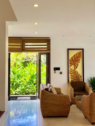 Charming 4 Bedrooms Villas With Few Step To Beach