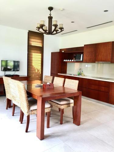 Charming 4 Bedrooms Villas With Few Step To Beach