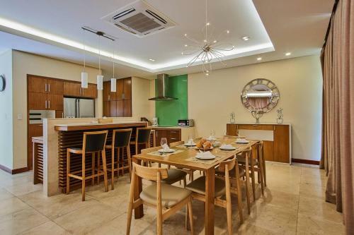 Da Nang Beach Villas - 5 Star Resort