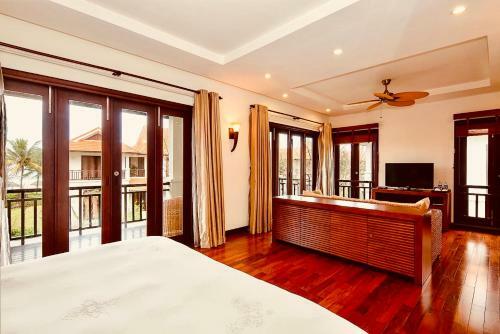 Excellent Ruby Villa Near Han River