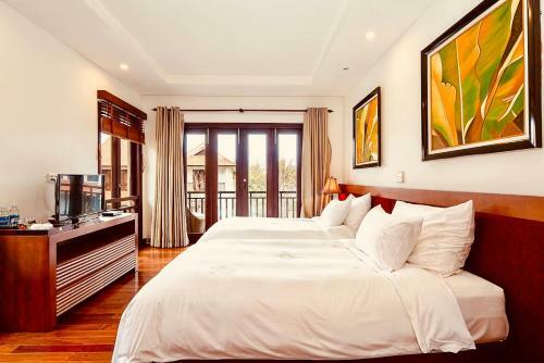 Excellent Ruby Villa Near Han River