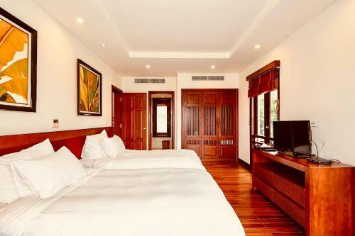 Excellent Ruby Villa Near Han River