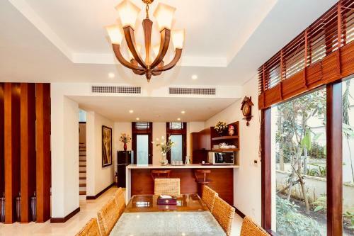 Excellent Ruby Villa Near Han River