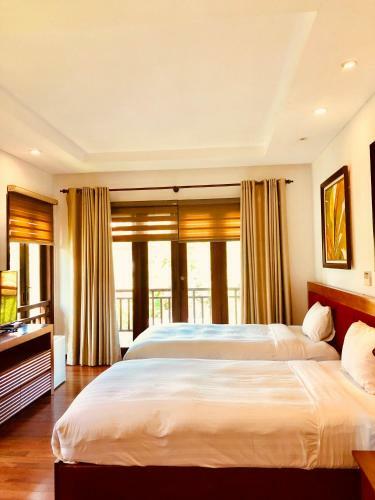 Excellent Ruby Villa Near Han River