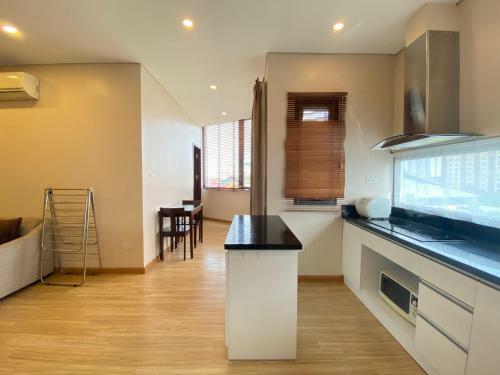 Hb Serviced Apartment - 12 Tr?n Qu� Ki�n