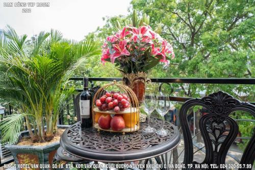 King's Hotel V?n Qu�n