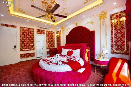 King's Hotel V?n Qu�n