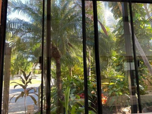 Beautiful Three Bedroom Home In Eimeo Village