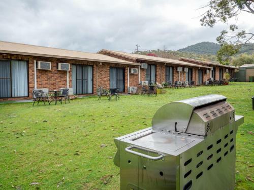 Eildon Motel Main House