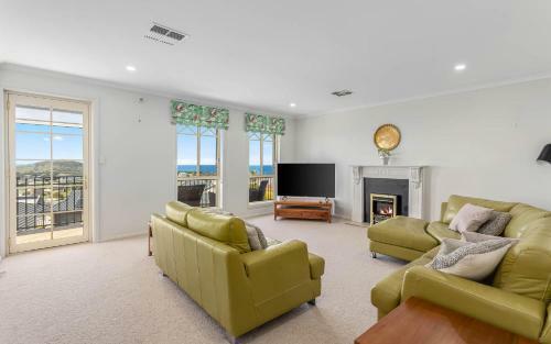 Encounter Bay 'whale Views' Beach House