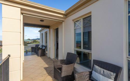 Encounter Bay 'whale Views' Beach House