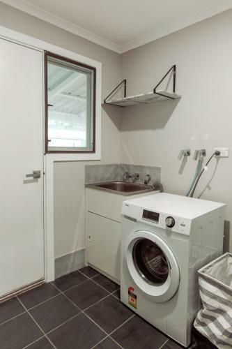 Dunsborough R & R
