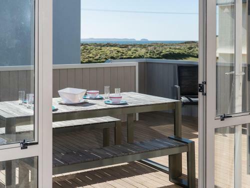 A Beach Barn Haven - Papamoa Holiday Home