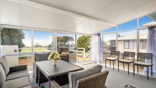 Fabulous Ocean And Reserve Views - Papamoa Beach Holiday Home