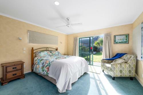 Sol Escape - Papamoa Beach Holiday Home