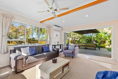 Sandy Feet - Papamoa Beach Holiday Home